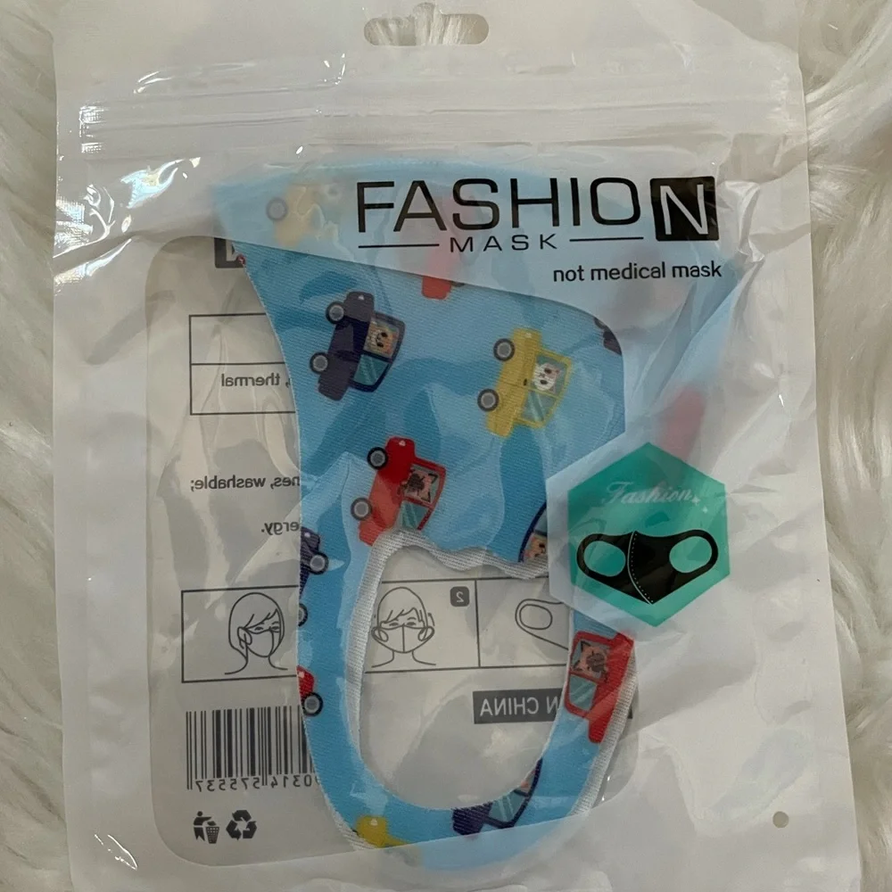 2 Kids Masks NWT